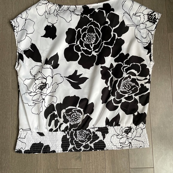 Sunny Leigh sz S blouse. New without tags - Picture 2 of 8